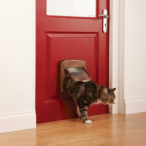 Puerta para gatos Staywell® Deluxe, magnética, con cuatro posiciones d –  PetSafe® Spain